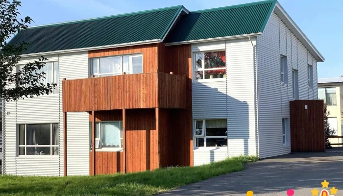 Málningarvinna Carls - 300 Akranes