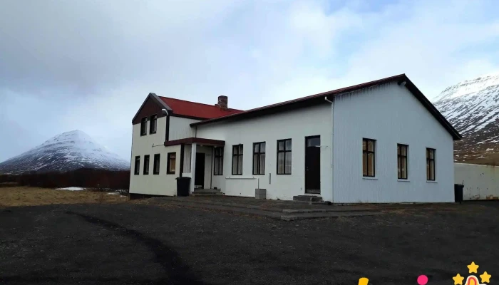 Melar I Horgardal Aheyrendasalur - Iceland