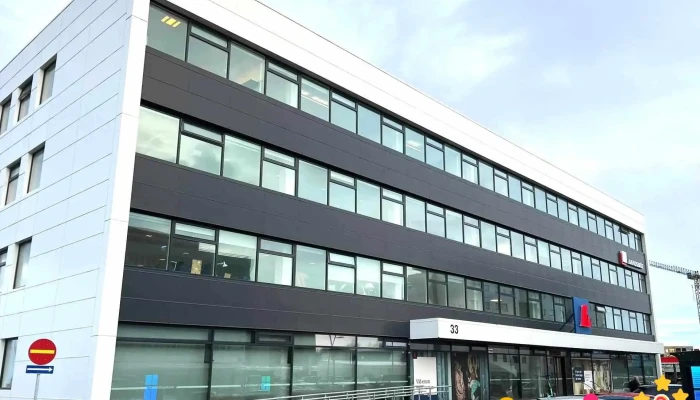 Mennta -   Og Barnamalaraduneytid Opinber Skrifstofa - Reykjavík