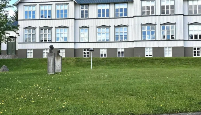Menntaskolinn A Akureyri Opið Nuna - Akureyri