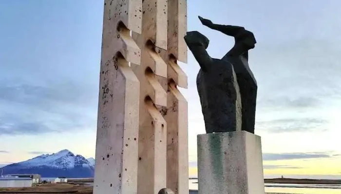 Minnisvarði um sjómenn og sjósókn Hornfirðinga og Austfirðinga - Höfn Í Hornafirði