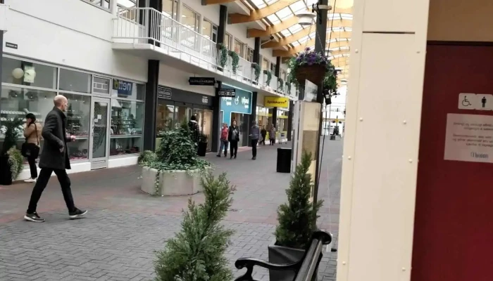 Mjoddin Verslunarmiðstoð - Reykjavík