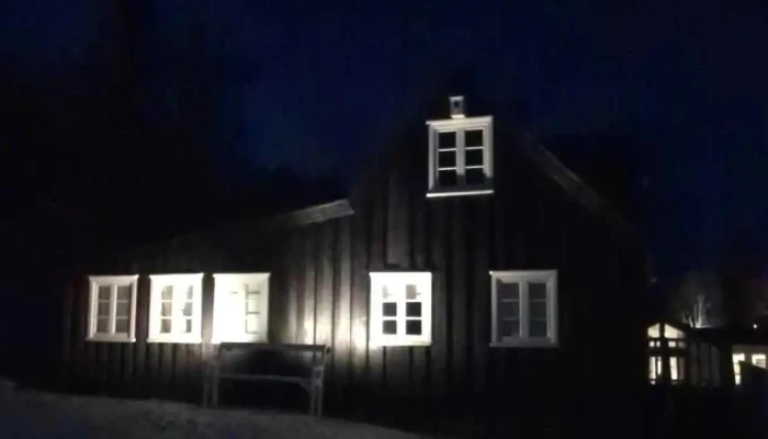 Nonnahus Myndskeid - Akureyri