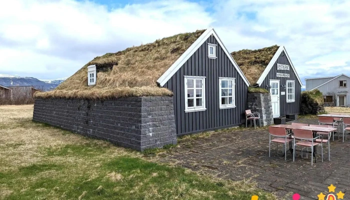 Olis Gas Station Bensinstoð - Arnarstapi