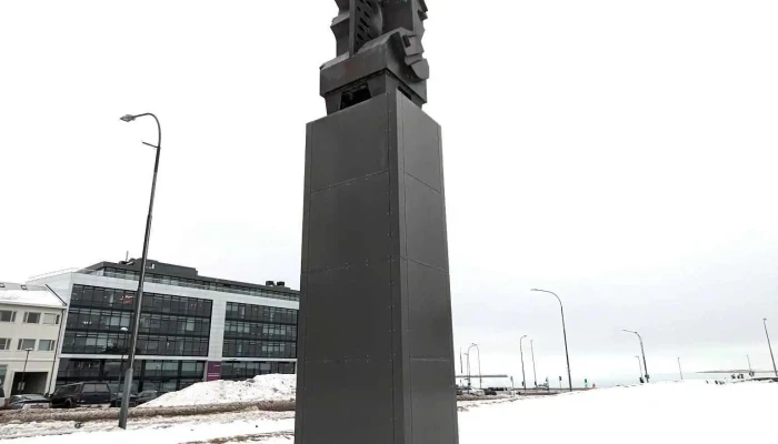Ondvegissulur Skulptur - Reykjavík