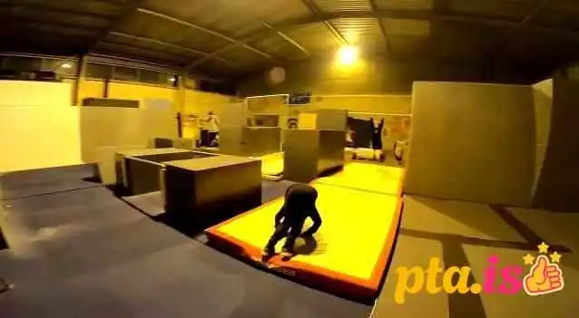 Parkour Skurinn Myndskeid - Reykjavík