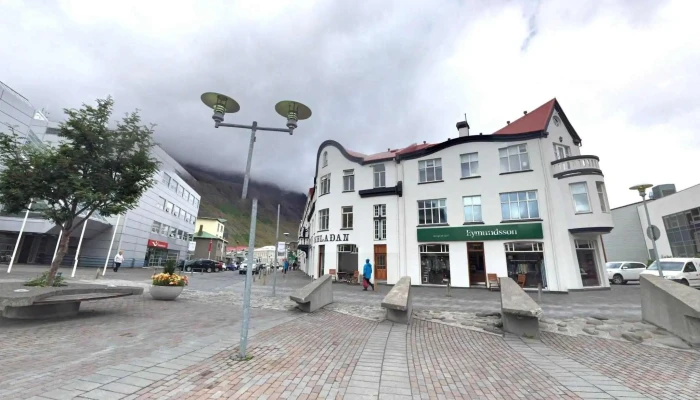 Penninn Eymundsson Isafirdi Street View 360deg - Ísafjörður