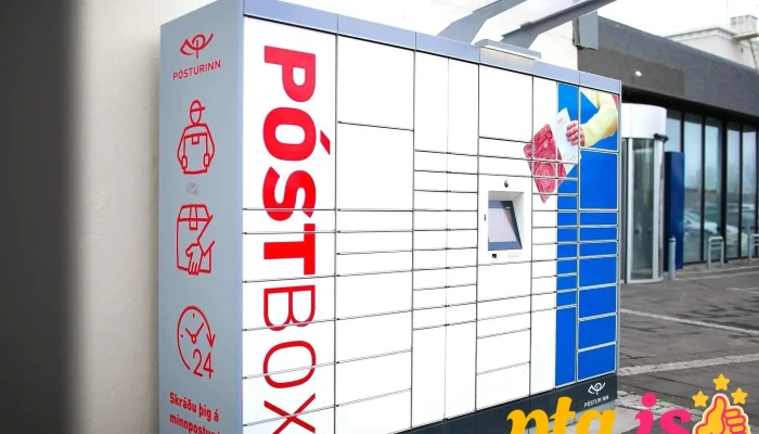 Postbox Akureyri Vid Landsbankann Posthus - Akureyri
