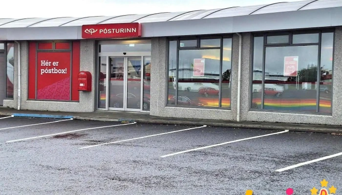 Postbox Borgarnesi Vid Posthusid Naerumhverfi - Borgarnes