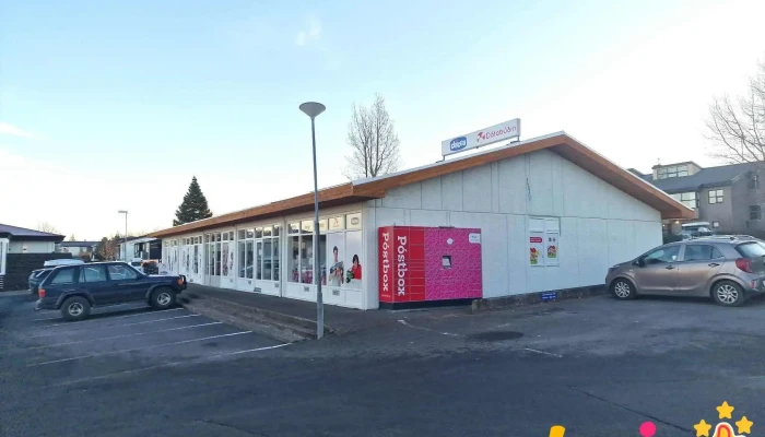 Postbox Kopavogi Graenatuni Vid Dotabudina Posthus - Kópavogur