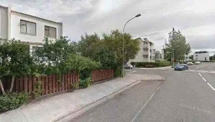 Postbox Laugalaek Vid Krambudina Posthus - Reykjavík