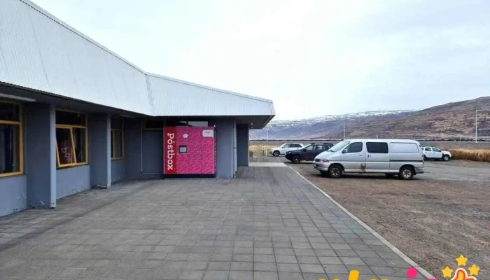 Postbox Talknafirdi Vid Ithrottamidstodina Posthus - Tálknafjörður