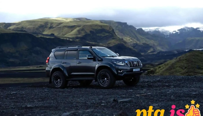 Pure Iceland Tours -  Fra Eiganda - Vík
