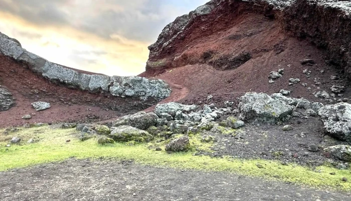 Raudholar Nalægt Mer - Iceland