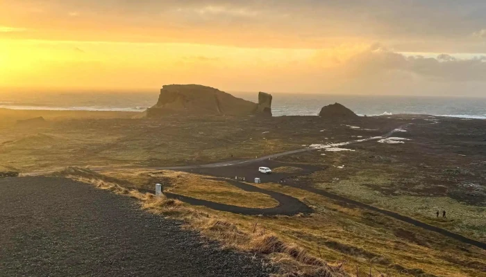 Reykjanesviti -  Opið Nuna - Keflavík