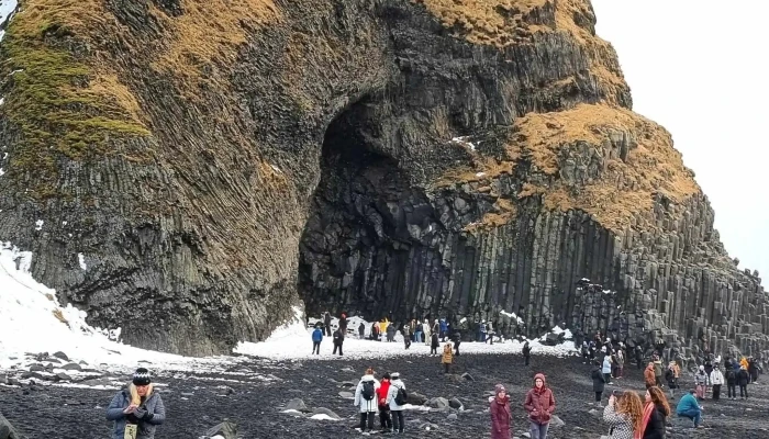 Reynisdrangar Cliffs -  Verð - Vík