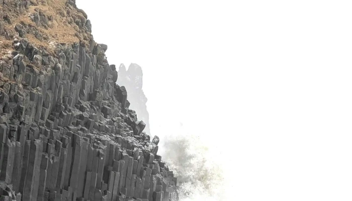 Reynisdrangar -  Myndbond - Vík