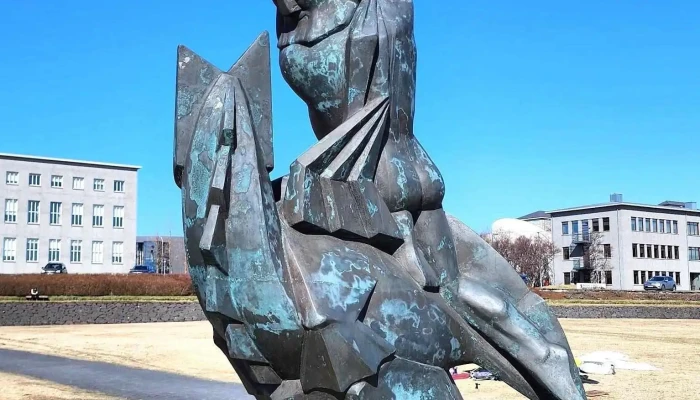 Saemundur A Selnum Skulptur - Reykjavík