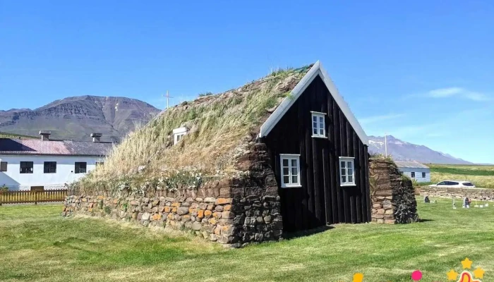 Saurbæjarkirkja í Eyjafirði - 65.447141, -18.208468