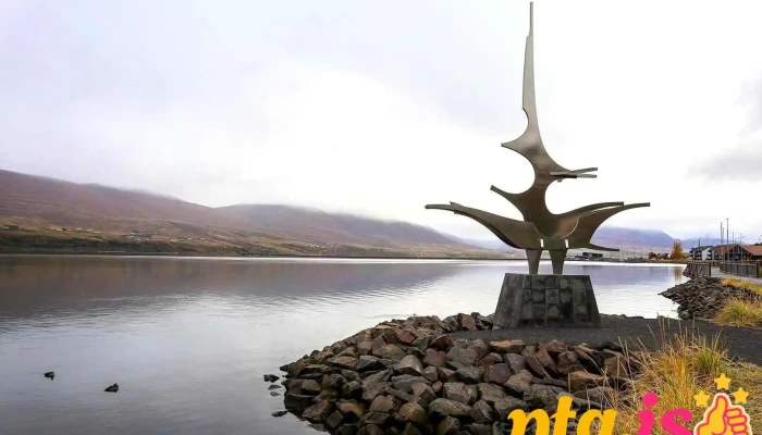 Sigling Eftir Jon Gunnar Arnason Skulptur - Akureyri