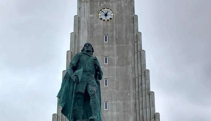 Skolavorduholt Hvar - Reykjavík