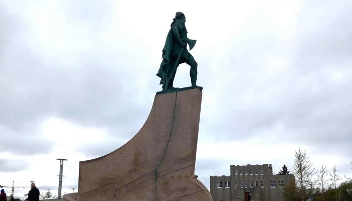 Skolavorduholt Opið Nuna - Reykjavík