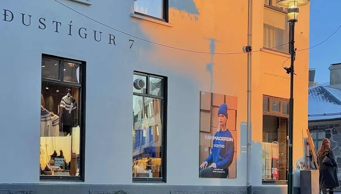 Skolavordustigur Regnbogagatan Instagram - Reykjavík