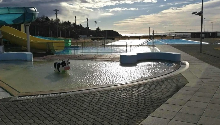 Sundlaug -  Safn - Borgarnes
