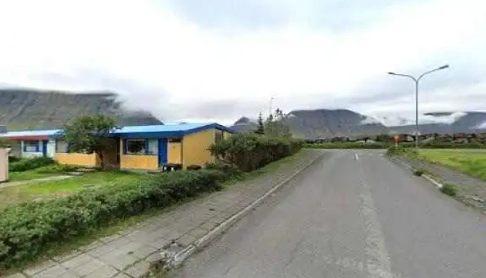 Sundlaugin A Flateyri Street View 360deg - Flateyri