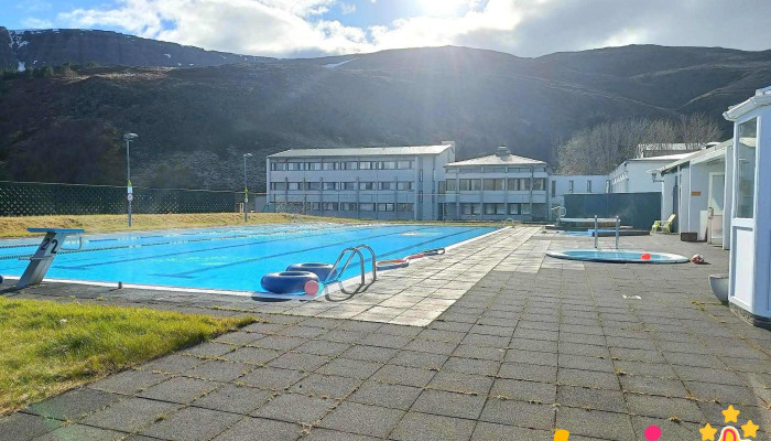 Sundlaugin Laugum -  Sund - Sælingsdalsvegur