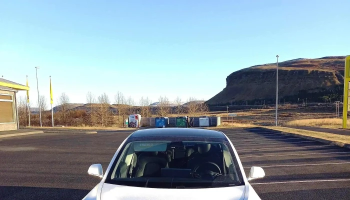 Tesla -  Hvernig A Að Komast þangað - Reykjavík