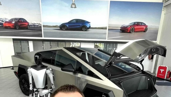 Tesla -  Simi - Reykjavík