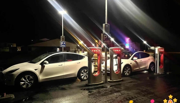 Tesla Supercharger - 860 Hvolsvöllur
