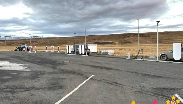 Tesla Supercharger - Ísland