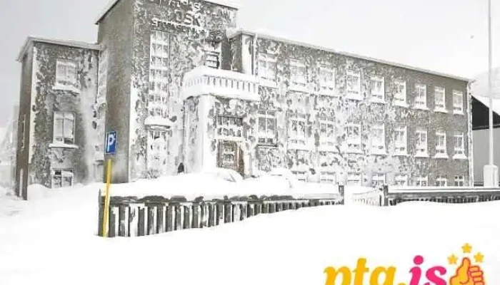Tonlistarskoli Isafjardar Fra Eiganda - Ísafjörður