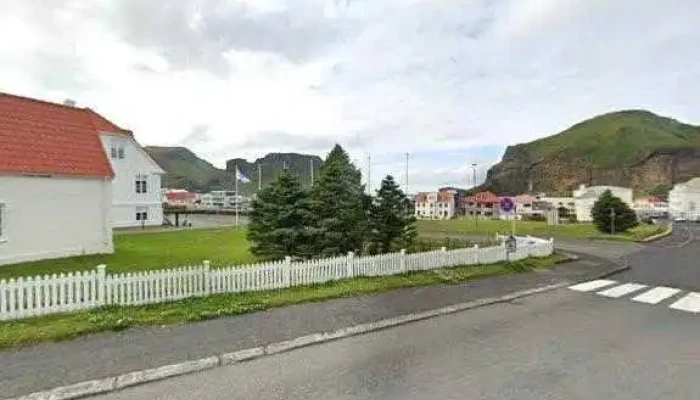 Trollkonan   Asmundur Sveinsson Street View 360deg - Vestmannaeyjabær