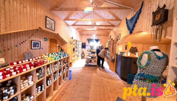 Uppspuni Mini Mill Yarn Shop Ad Innan - Hella
