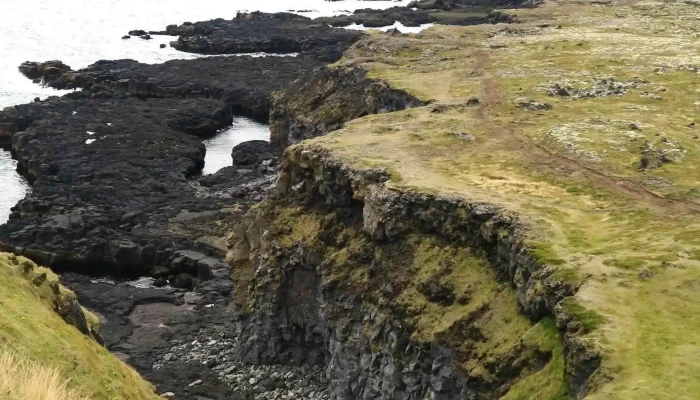 Vatnshellir -  Londrangar Utsynisstadur - Snæfellsbær