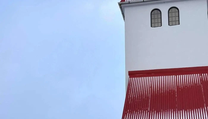 Vikurkirkja Myndbond - Vík