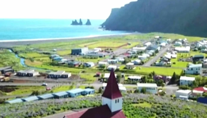 Vikurkirkja Opið Nuna - Vík
