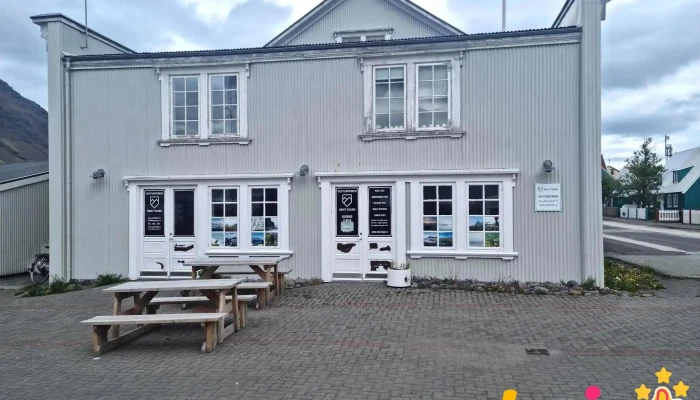 West Tours -  Fra Eiganda - Ísafjörður